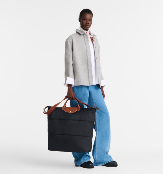 Elegantti Kestävyys: Miksi Longchamp Travel Bag on Aikaton Sijoitus